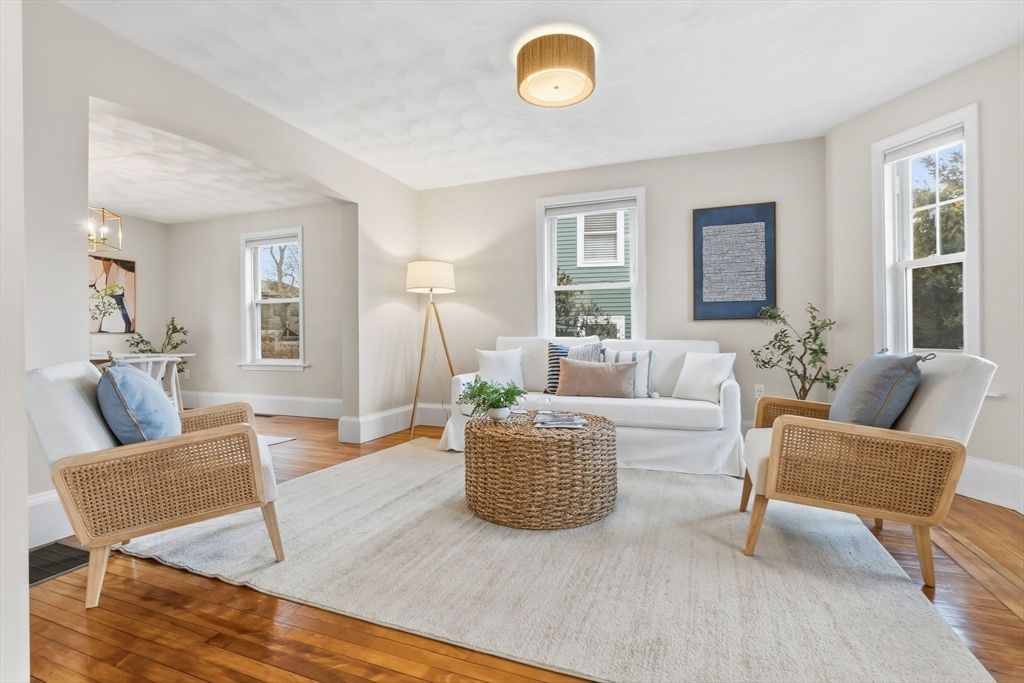 5 Pickett St, Beverly, MA 01915