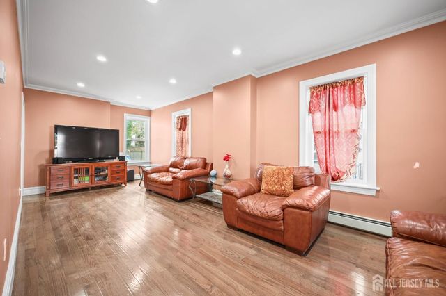 1342 S Lake Street, Plainfield, NJ 07060