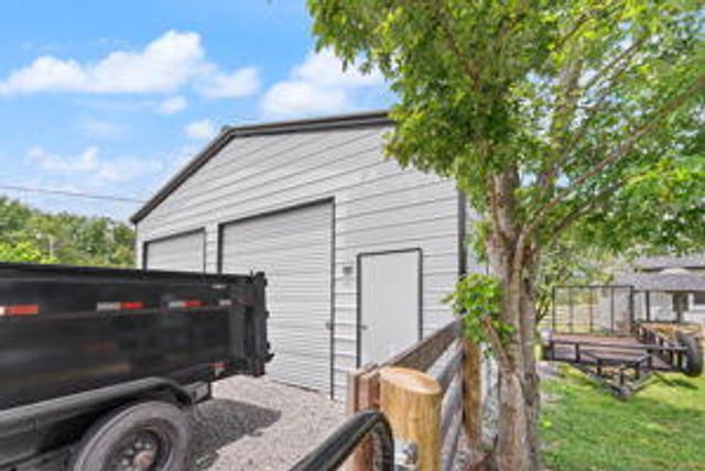 5600 Richmond Road, Irvine, KY 40336