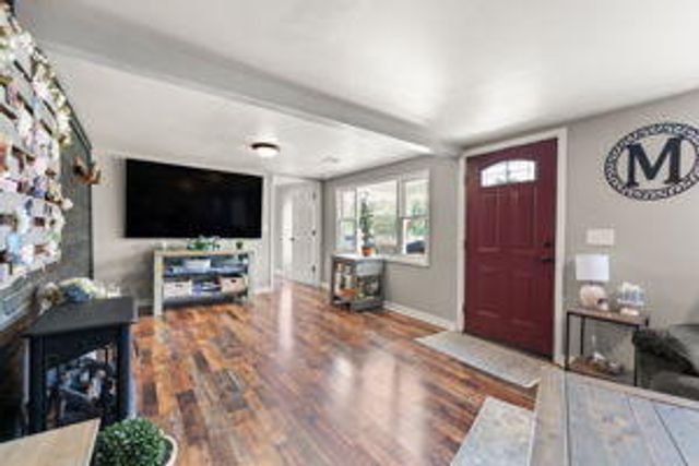 5600 Richmond Road, Irvine, KY 40336