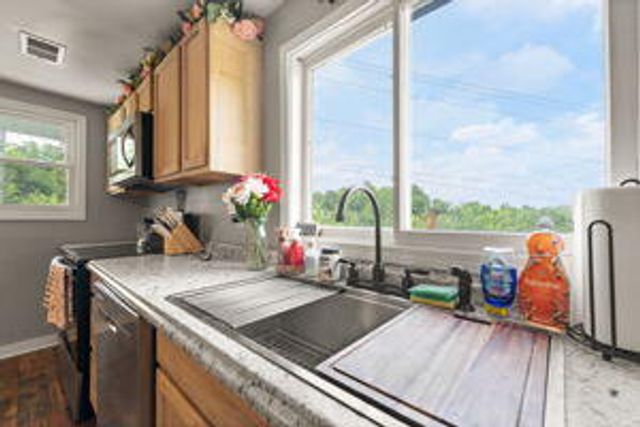 5600 Richmond Road, Irvine, KY 40336