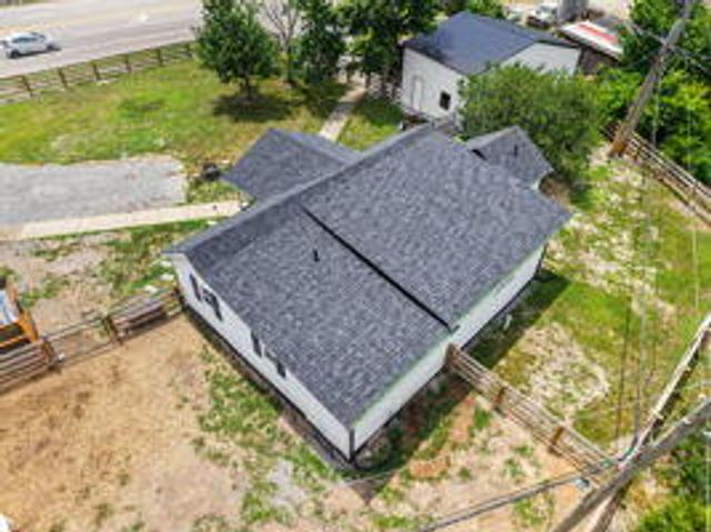 5600 Richmond Road, Irvine, KY 40336