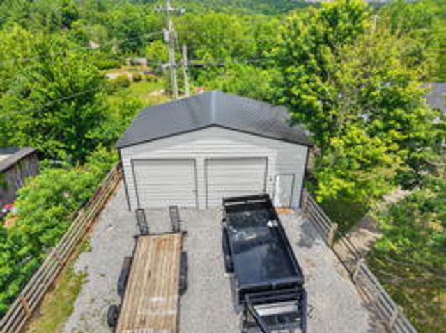 5600 Richmond Road, Irvine, KY 40336