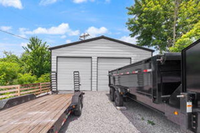 5600 Richmond Road, Irvine, KY 40336