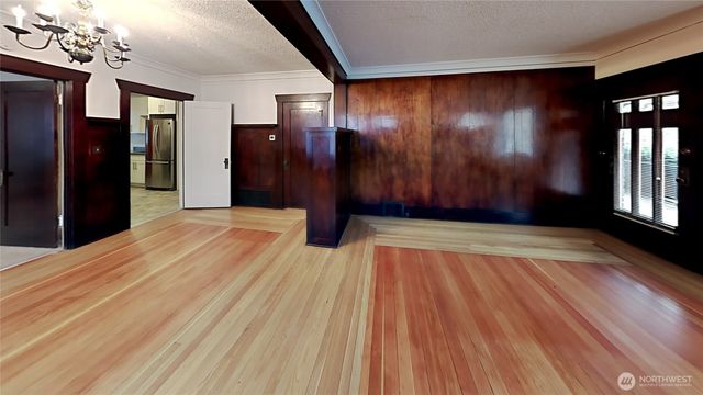 914 N 40th Street, Seattle, WA 98103