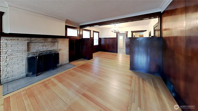914 N 40th Street, Seattle, WA 98103