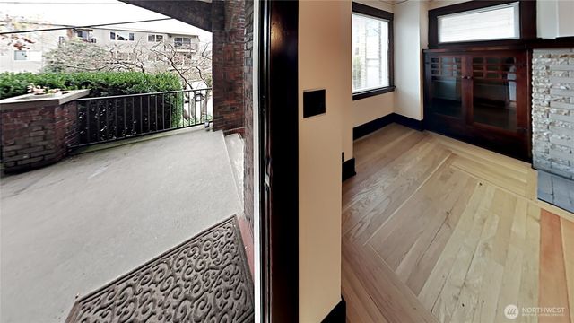 914 N 40th Street, Seattle, WA 98103