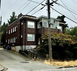 914 N 40th Street, Seattle, WA 98103