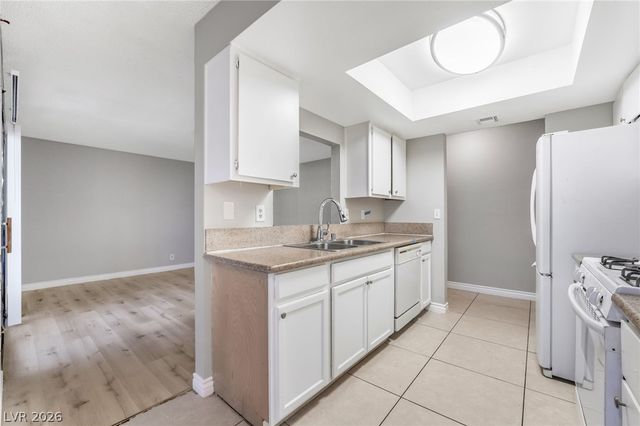 4580 CARRIAGE PARK Drive, Las Vegas, NV 89121