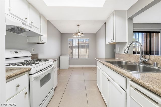 4580 CARRIAGE PARK Drive, Las Vegas, NV 89121