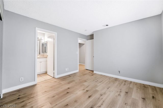 4580 CARRIAGE PARK Drive, Las Vegas, NV 89121