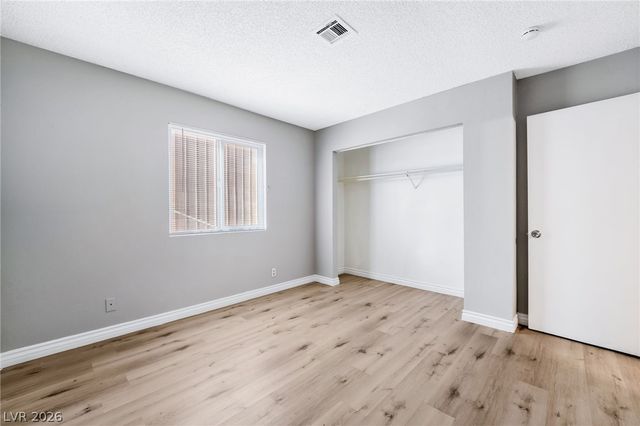 4580 CARRIAGE PARK Drive, Las Vegas, NV 89121