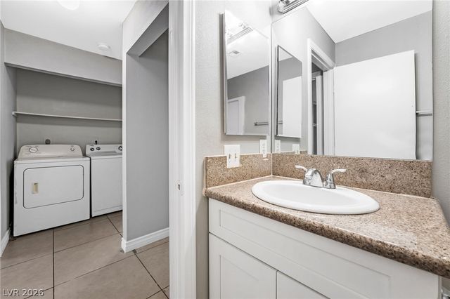 4580 CARRIAGE PARK Drive, Las Vegas, NV 89121
