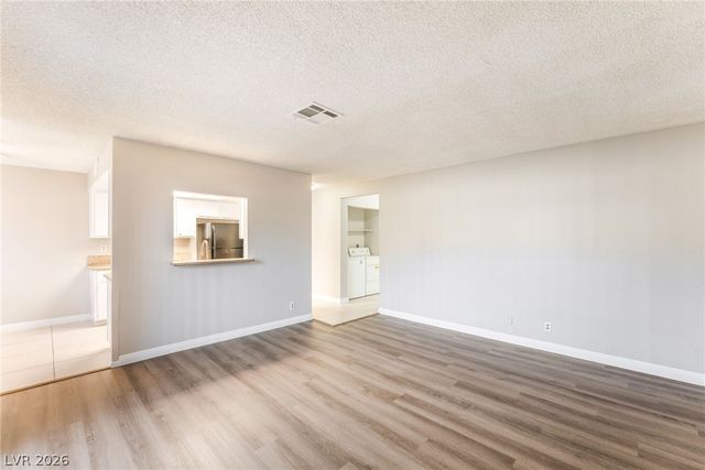 4580 CARRIAGE PARK Drive, Las Vegas, NV 89121