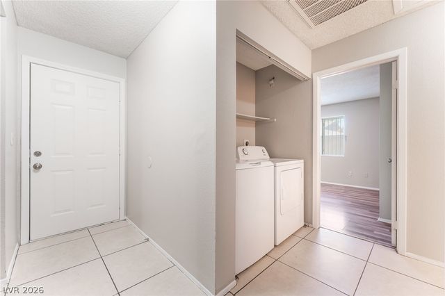 4580 CARRIAGE PARK Drive, Las Vegas, NV 89121