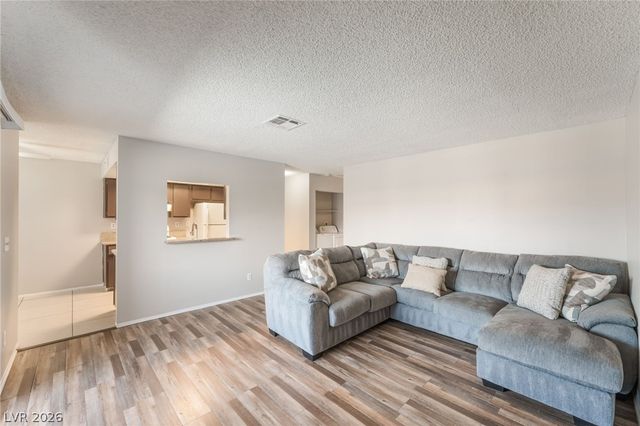 4580 CARRIAGE PARK Drive, Las Vegas, NV 89121
