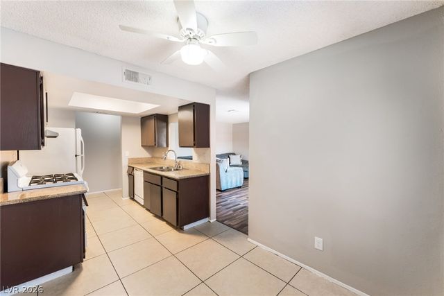 4580 CARRIAGE PARK Drive, Las Vegas, NV 89121