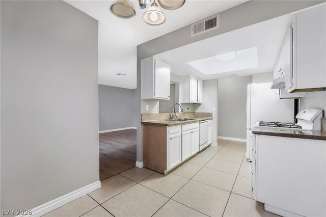 4580 CARRIAGE PARK Drive, Las Vegas, NV 89121