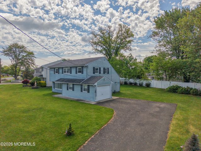 17 Coach Drive, Hazlet, NJ 07730
