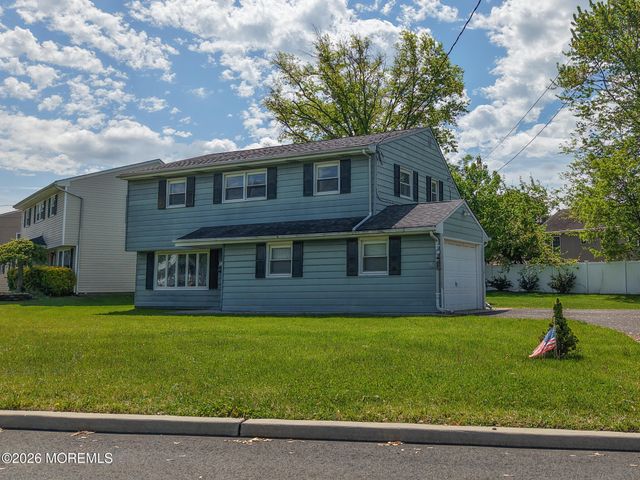 17 Coach Drive, Hazlet, NJ 07730
