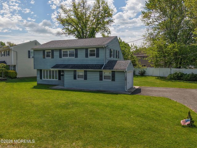 17 Coach Drive, Hazlet, NJ 07730