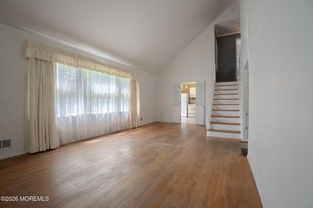 17 Coach Drive, Hazlet, NJ 07730