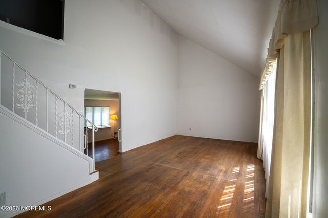 17 Coach Drive, Hazlet, NJ 07730
