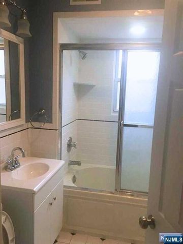 24 Hackett Place 2, Rutherford, NJ 07070