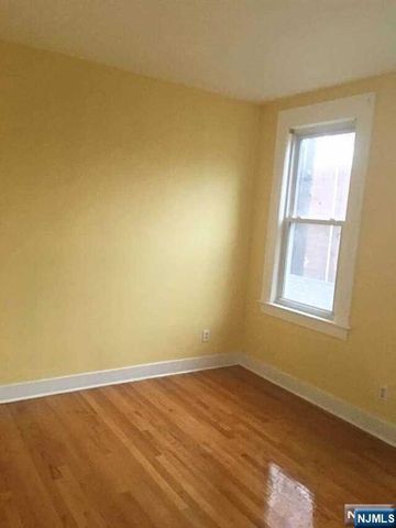 24 Hackett Place 2, Rutherford, NJ 07070