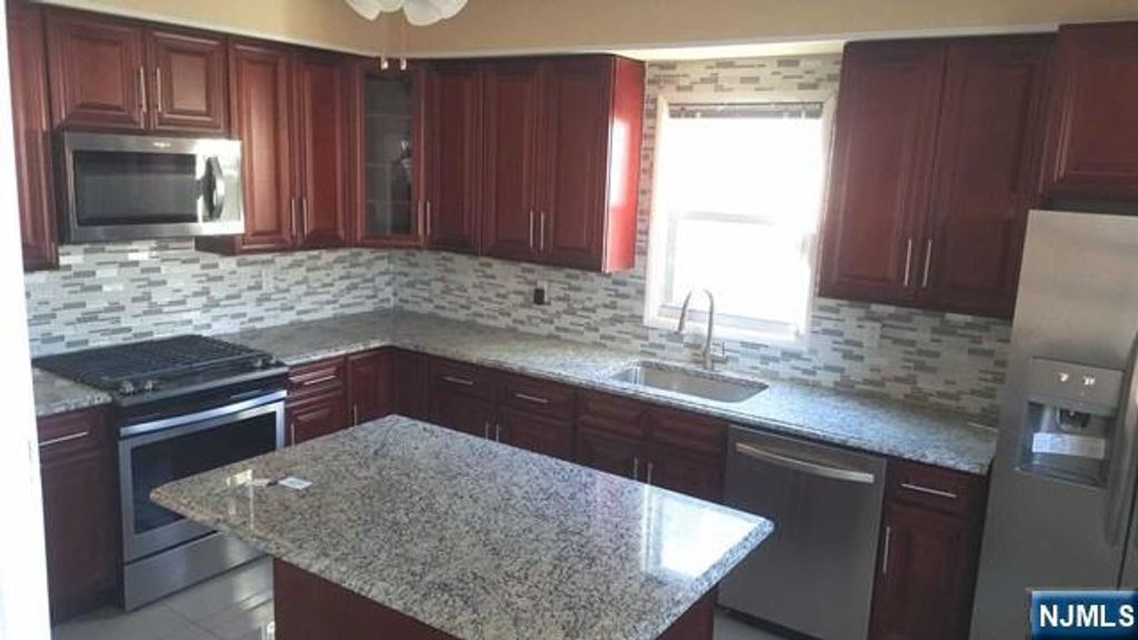 24 Hackett Place 2, Rutherford, NJ 07070