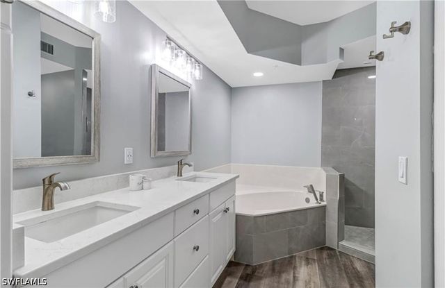 410 Bayfront PL 2307, Naples, FL 34102