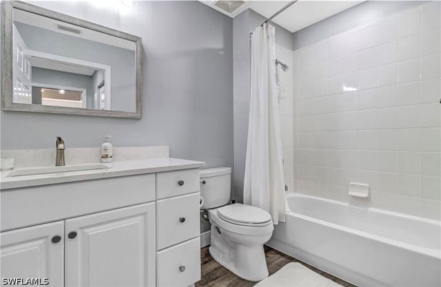 410 Bayfront PL 2307, Naples, FL 34102