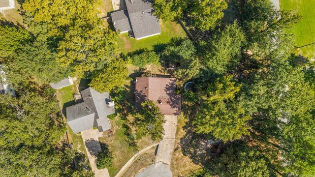 14807 Post Oaks Pl, Mabelvale, AR 72103