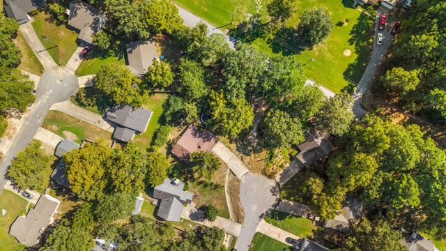 14807 Post Oaks Pl, Mabelvale, AR 72103