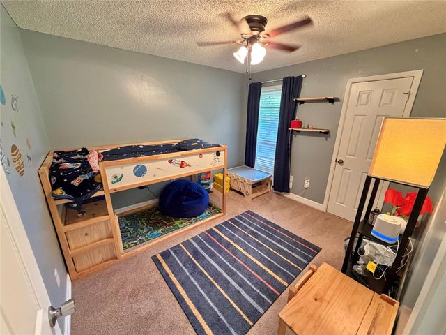 725 E Plum Street, Angleton, TX 77515