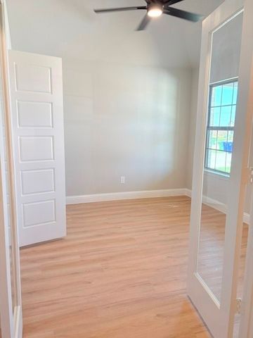 1961 Daybreak Drive, Venus, TX 76009