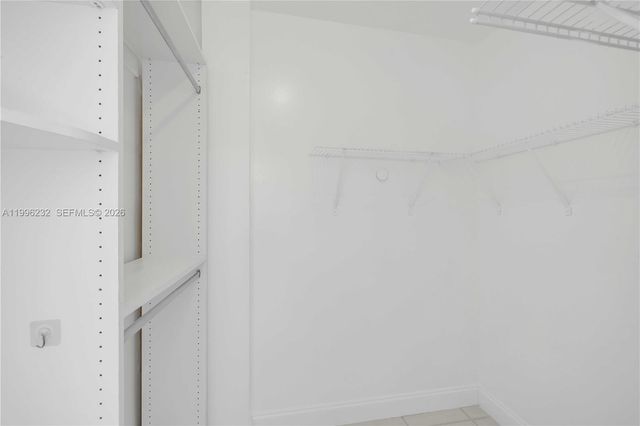 462 Golden Isles Dr 210, Hallandale Beach, FL 33009