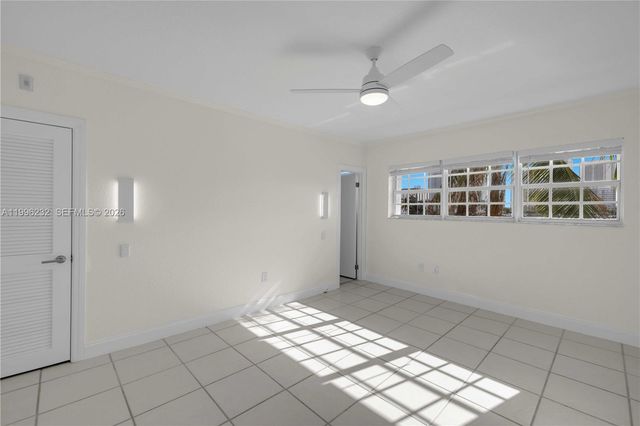 462 Golden Isles Dr 210, Hallandale Beach, FL 33009