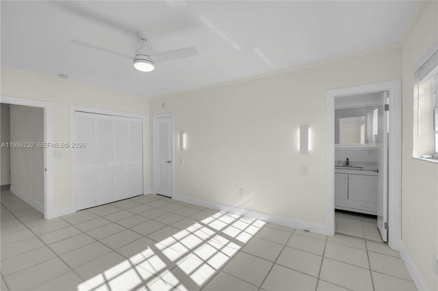 462 Golden Isles Dr 210, Hallandale Beach, FL 33009