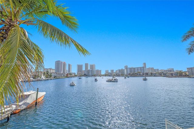 462 Golden Isles Dr 210, Hallandale Beach, FL 33009