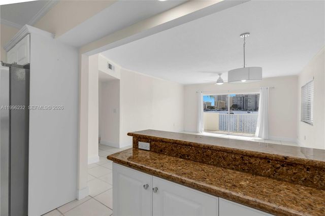 462 Golden Isles Dr 210, Hallandale Beach, FL 33009