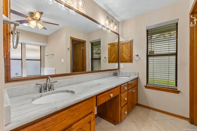 16907 Hidden Timber Wood, San Antonio, TX 78248