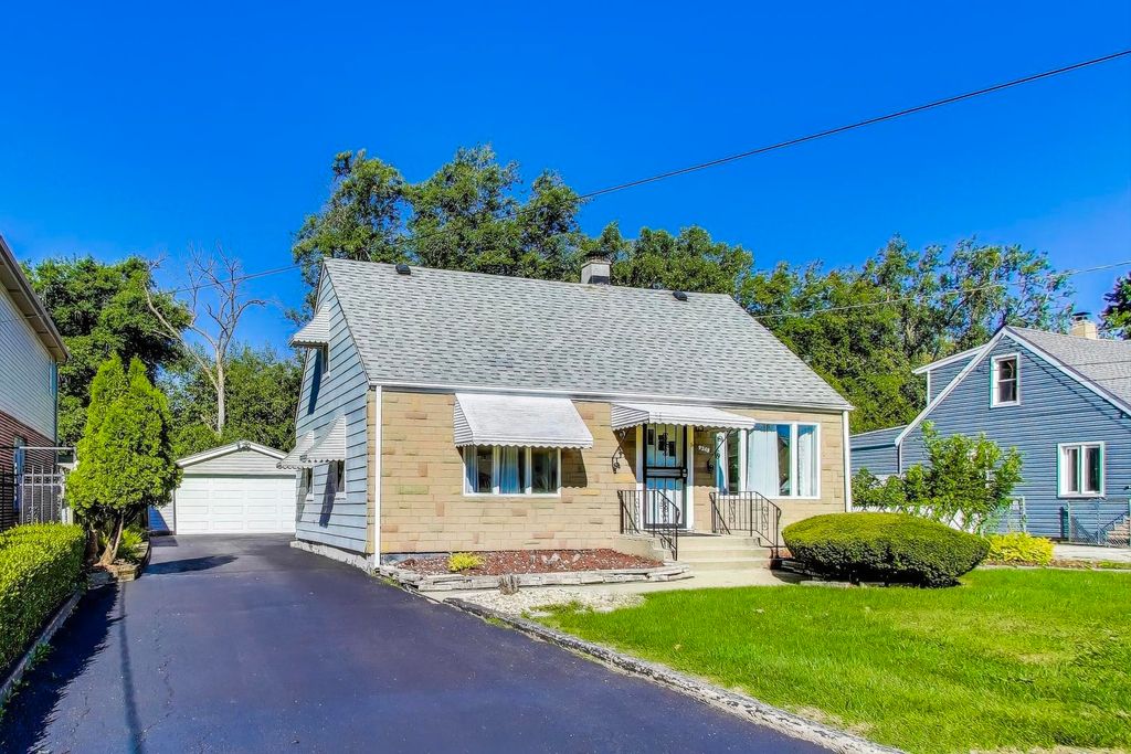 9348 Sayre Avenue, Oak Lawn, IL 60453