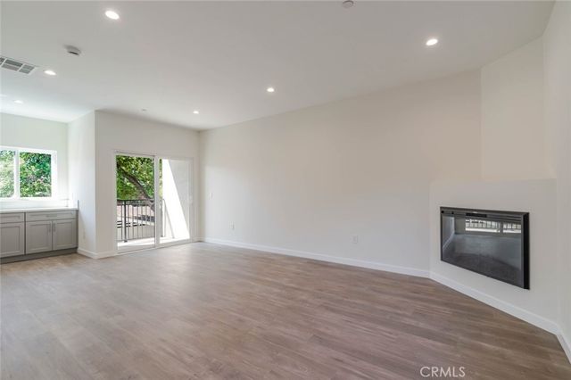 1961 Waltonia Drive 103, Montrose, CA 91020