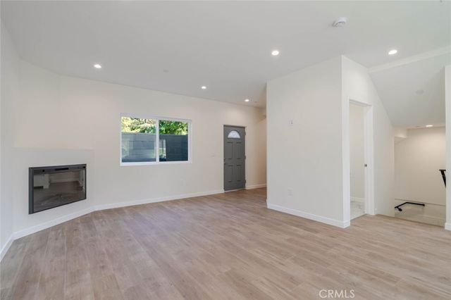 1961 Waltonia Drive 103, Montrose, CA 91020