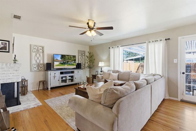 1501 Mariposa Way, Lodi, CA 95242