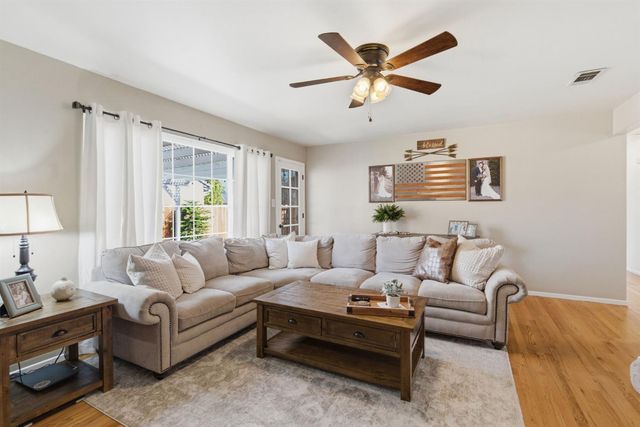 1501 Mariposa Way, Lodi, CA 95242