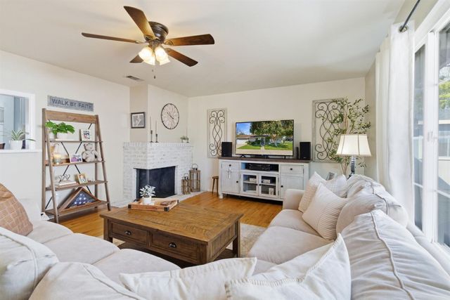 1501 Mariposa Way, Lodi, CA 95242