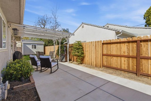 1501 Mariposa Way, Lodi, CA 95242