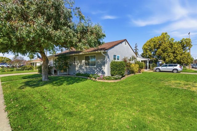 1501 Mariposa Way, Lodi, CA 95242